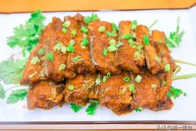 带鱼怎么做才好吃，厨师长分享饭店秘制做法，鲜香入味，酱香浓郁图片