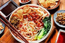 （广西螺丝粉）正宗柳州螺蛳粉（附汤料制作及秘制香料配方）图片