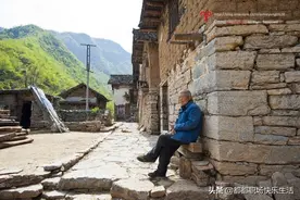 记忆中的老村长图片