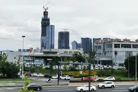看到成都第一摩天楼，468米超高层摩天楼，造型真的很独特图片