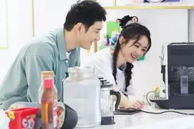 性格直来直往不懂得圆滑和伪装，这样的赵丽颖路人缘怎么样？图片
