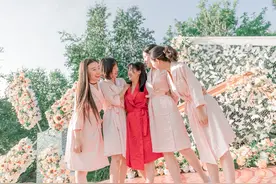 婚礼拍照和闺蜜这样拍，既好看又大方，简直太美了图片
