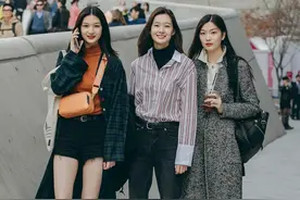 闺蜜穿搭，我只服韩国妹子！高调却不雷同，怎么看都好看图片