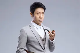 日本裁判暗箱操作惹众怒，央视主持撒贝宁暗讽，老郭当年就曾砸挂图片