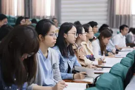 师范类这3个专业很吃香，人才需求量大，就业轻松工资待遇好图片