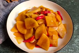 饭店里38元一份的腌萝卜，在家几块钱腌一盆，酸甜微辣嘎嘣脆图片