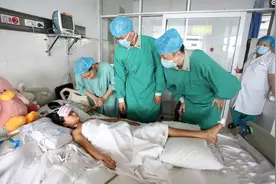 女孩遭40吨货车碾压高位截瘫，手术后醒来的第一句话是：谢谢叔叔图片