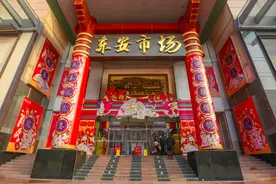 117年老商场里的年轻人：疫情后，“过气网红”为卖货做直播，互动超99%同时段主播图片