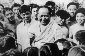 毛主席最后一次游泳，浑身无力手脚都发软：看来今后是与水无缘了图片