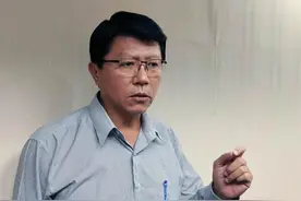 网传和韩国瑜一起现身云林斗六，谢龙介亲自澄清图片