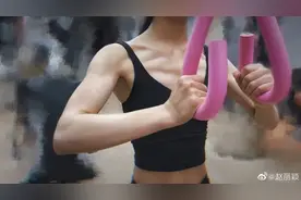 看看都把赵丽颖逼成啥样了图片