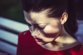 致女孩：你若已然成锦，何必貌美如花图片