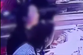 大快人心！揪头发扔进火锅女子被行拘5天，同伴再次进店就餐被发现图片