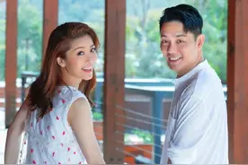 傅程鹏为二婚妻子庆生，42岁周丽淇冻龄有术，被儿子亲吻心情大好图片