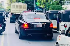 这么土豪，柬埔寨警察开劳斯莱斯豪车上街？图片