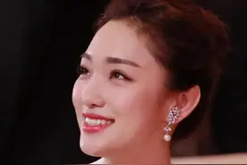 美人蓝羽月下来图片