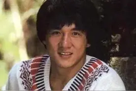 成龙当初为什么解散成家班？一个整体，往往都是从内部分裂的！图片