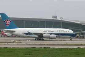 “大胖子”来了！全球最大客机空客A380首次打卡郑州图片
