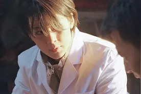出道就演女主，搭档王一博惹人艳羡，22岁的她有什么来头？图片