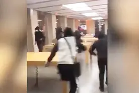 法国黄背心游行变打砸抢 “暴徒”冲进苹果店一扫而空！视频封面