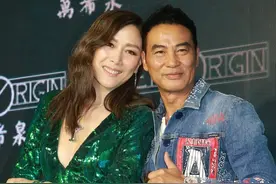 任达华的老婆琦琦腿真长，看上去好有御姐范，绿色裙装穿的真高级图片