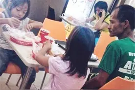 “爸爸带娃也可以很靠谱”，六张真实照片，完美诠释父爱如山图片