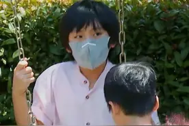 Kimi罕见露面，11岁少年略显高冷，身高更是直逼爸爸林志颖图片