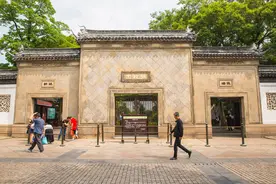 苏州园林之拙政园，一个人住这么大房子，太豪横了图片