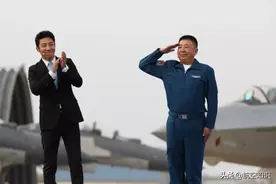 听首位将歼20飞上蓝天的飞行员，讲述歼10B眼镜蛇机动背后的惊险故事图片