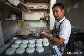 浙江金华普通的萝卜丝饼，卖1.5元一个，为何受众多明星的喜爱？图片