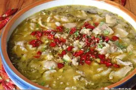 能提高免疫力的牛肉这样做：钵子老坛酸菜牛肉图片
