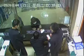 “美国大兵”步步设套 老妇差点上当受骗图片