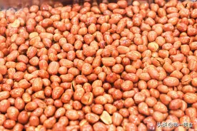 炸好花生米、直接撒盐是错的！饭店常用这1招，花生香脆久放不潮图片