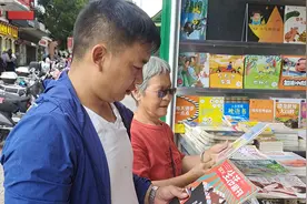 麒麟城区邮政城市书报刊 亭为文明城市注入文化内涵图片