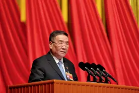 带您串胡同的北京“牛爷”，竟是《正阳门下》韩春明的原型图片