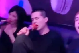 锋菲分手传言再起？谢霆锋独自滑雪，王菲带李嫣与绯闻男友聚会图片