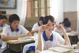 同桌经常和你说这7句话，可能是喜欢你，别不懂是什么意思图片