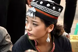 景洪市要求穿民族服装上班，云南人民都穿民族服装上街会怎样？图片