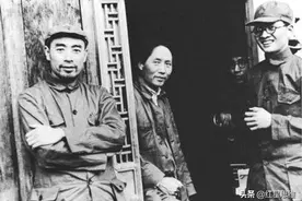 毛选第二卷第六篇：上海太原失陷以后抗日战争的形势和任务（上）图片