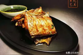 干煎是对带鱼最佳的料理，再加上一碟灵魂蘸酱，美味难挡图片