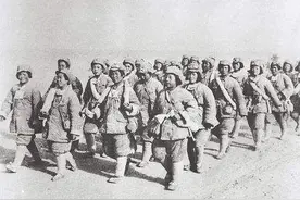 才女兵团徒步横穿大漠，青春、苦难、激情，还有不堪回首的青涩图片