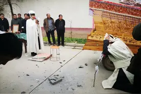 农村白事上的哭灵，太真实了，比亲闺女哭的还像图片