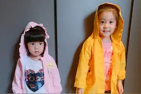 贾静雯俩闺女越长越美，穿汉服温婉穿嘻哈装灵动，比老妈还懂时髦图片