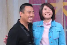 刘国梁庆祝结婚15周年！深情表白老婆，双胞胎女儿颜值实现逆袭图片