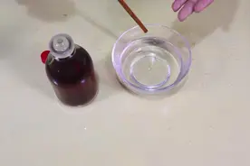 辨别香油真假最简单的方法，滴在水里看油花就知道真假，快试试视频封面