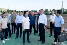 成少平督查恒大·天水东柯休闲小镇项目建设并进行现场办公图片