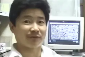负心汉教授，靠妻子当洗碗工供养留学，成功后立马抛弃妻子图片