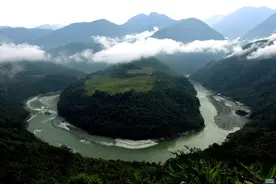 喜马拉雅山以南中国唯一的县城，墨脱图片