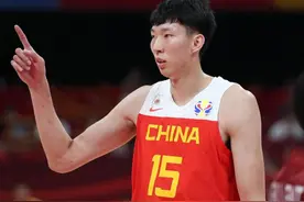 周琦爱妻下班后竟摆地摊 高诗岩：带卡琦多吃点好图片