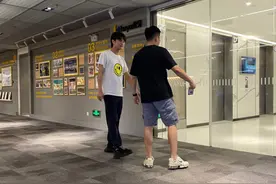 网友曝光照片：剑仙出现在虎牙大楼，去向已定，粉丝不用着急了图片